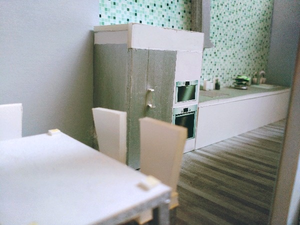 Línea discontínua. Cocina