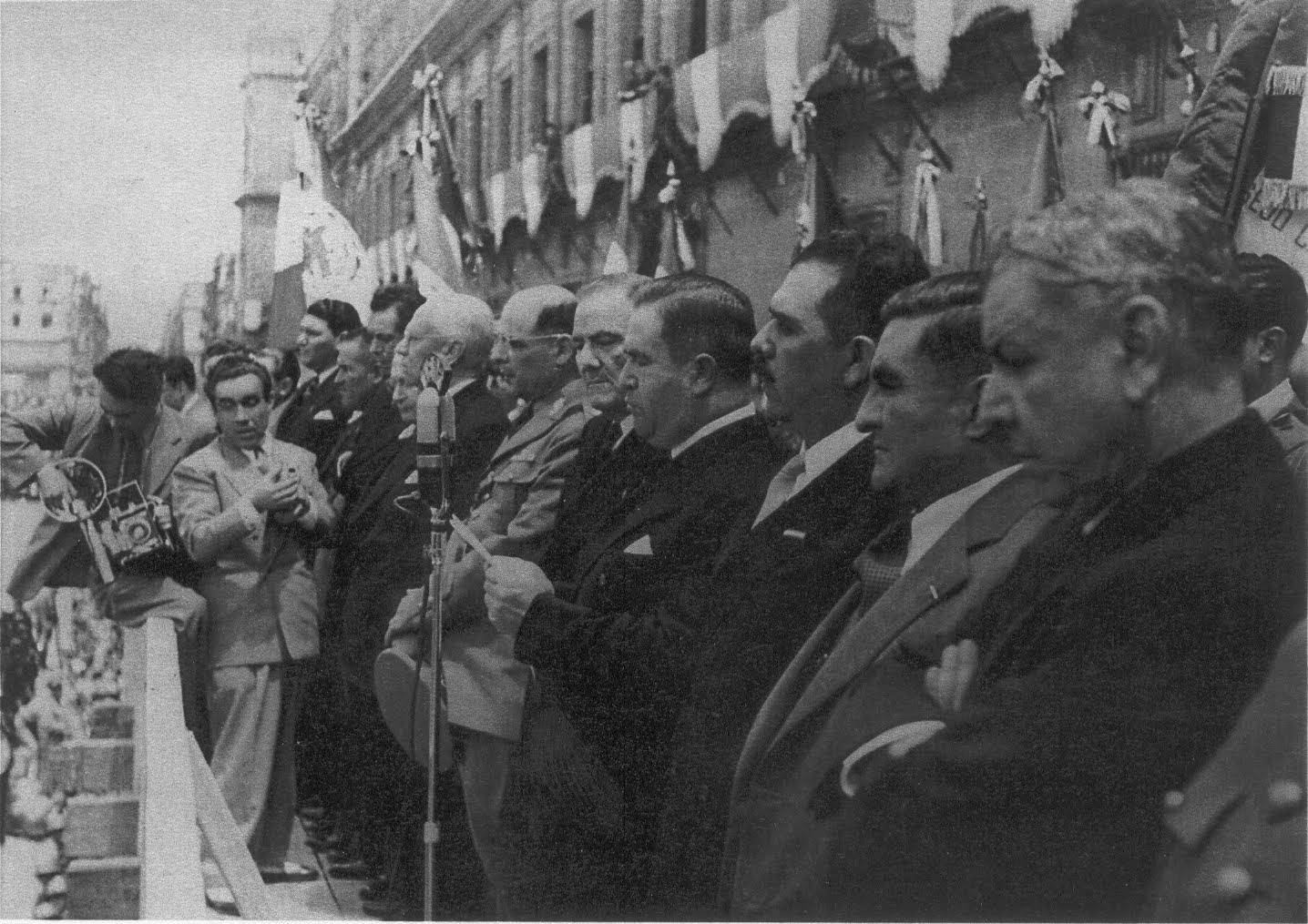 (c) https://fotoperiodismoguerracivil.fandom.com/es/wiki/Archivo:04-PM-42.jpg