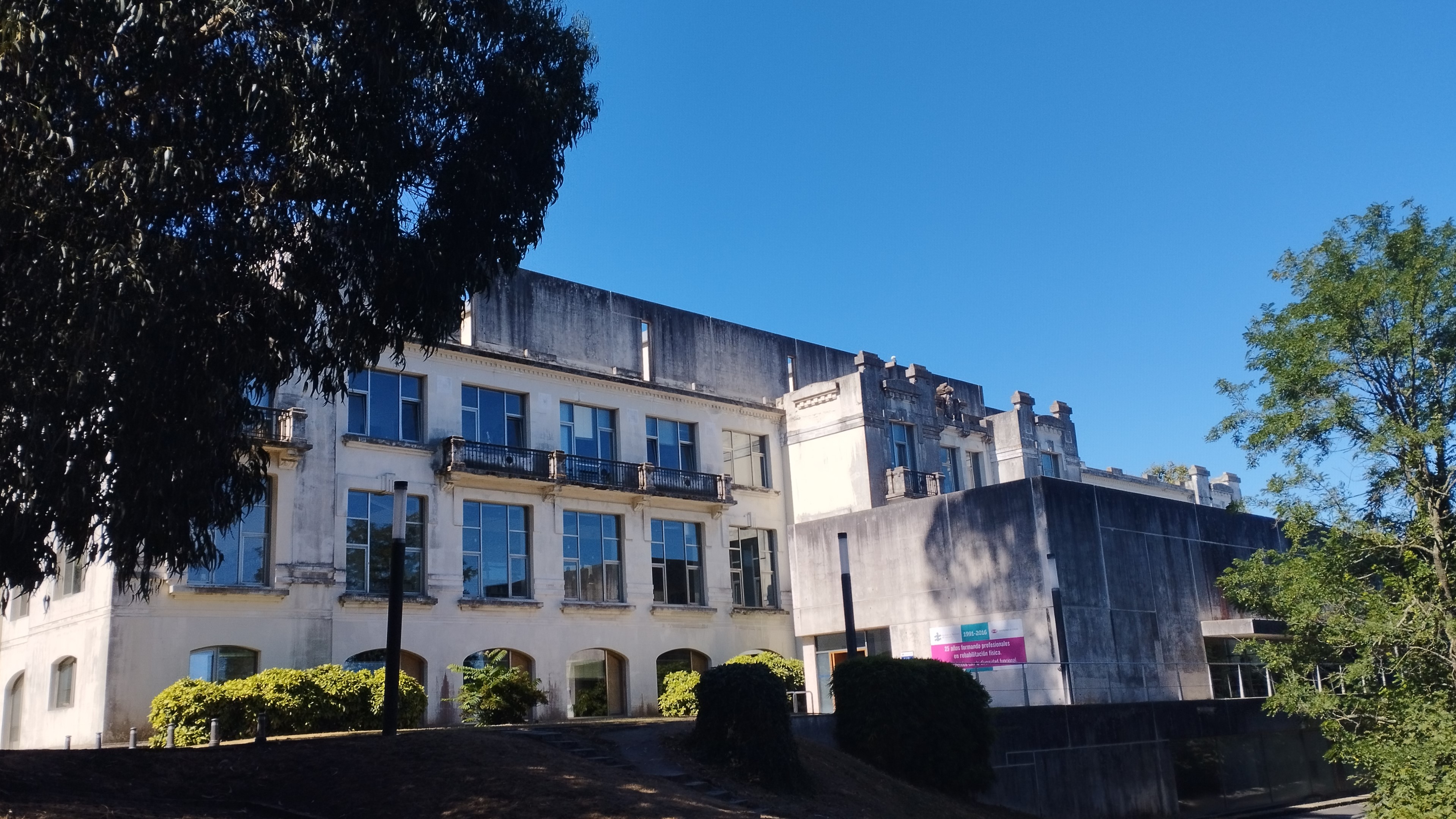 Edificio Universitario Oza (A Coruña)